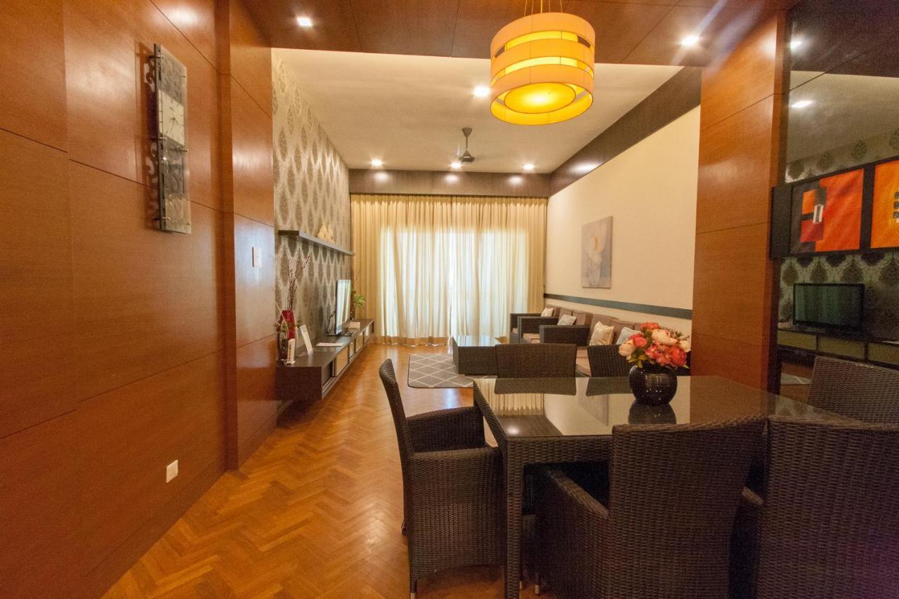 Profolio @ Straits Quay Aparthotel Tanjung Tokong Exterior photo